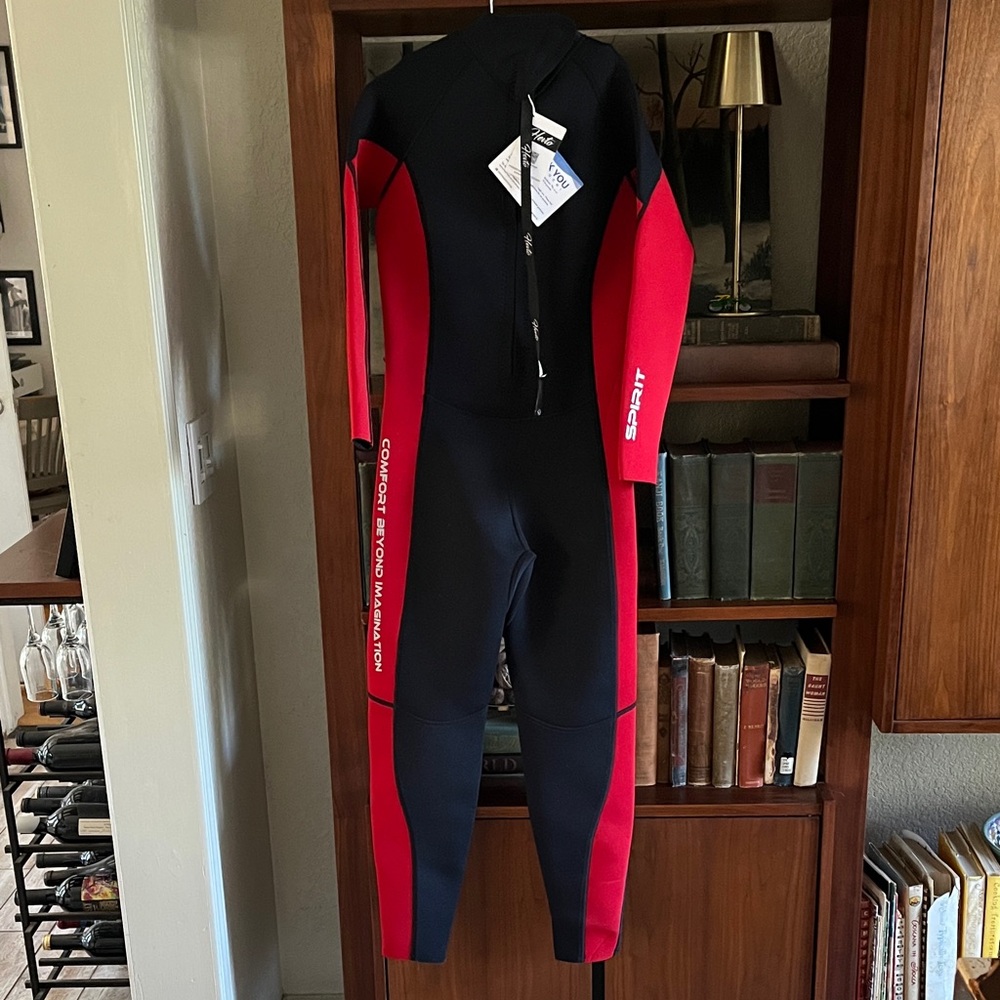 Hevto Vigor.1 Performance Black and Red Wet Suit